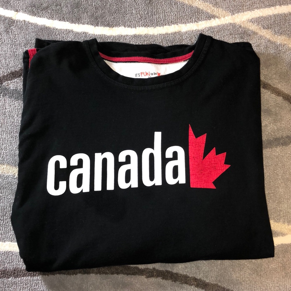 Small Men’s Graphic Long Sleeve Shirt